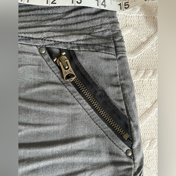 Armani Exchange Charcoal Distressed Mini Skirt Women’s Size 0 - Picture 13 of 14